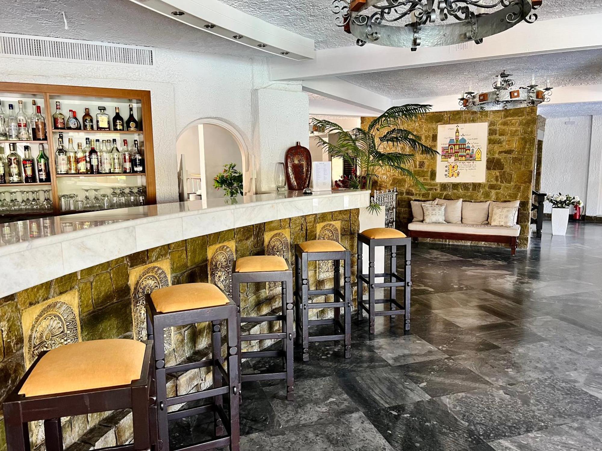 Karteros Hotel 외부 사진